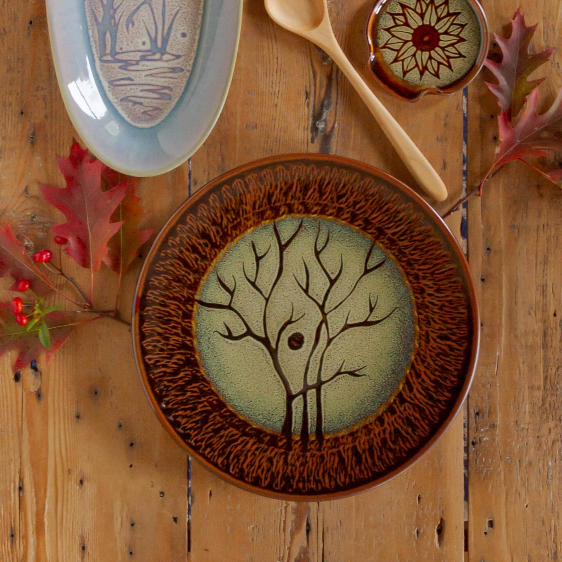 Handmade Pottery 14" Round Platter in Hamada Tree pattern made by Carroccia Tony  in Italy