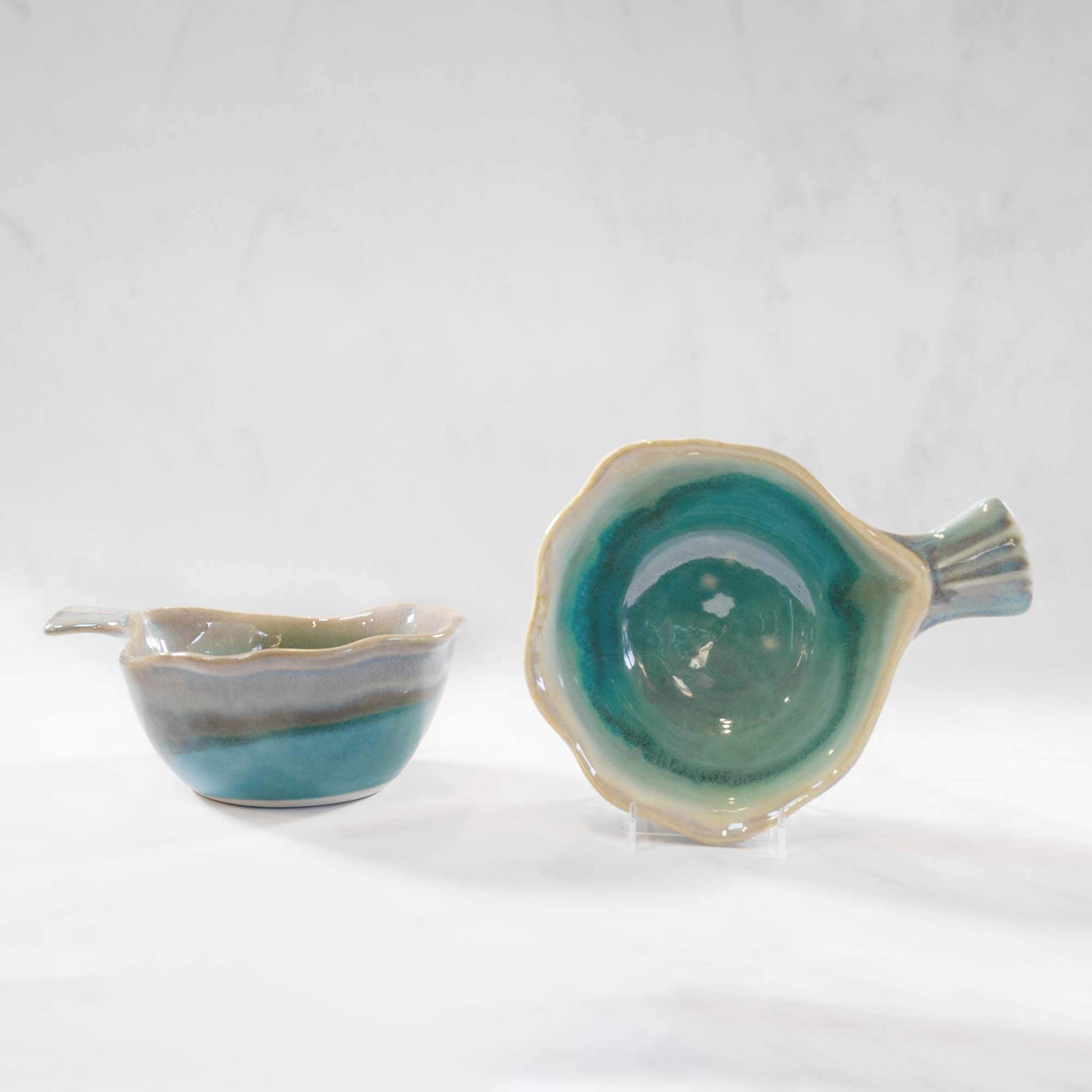 Handmade Pottery Fish Handled Bowl in Green Oribe pattern made by Carroccia Tony  in Italy