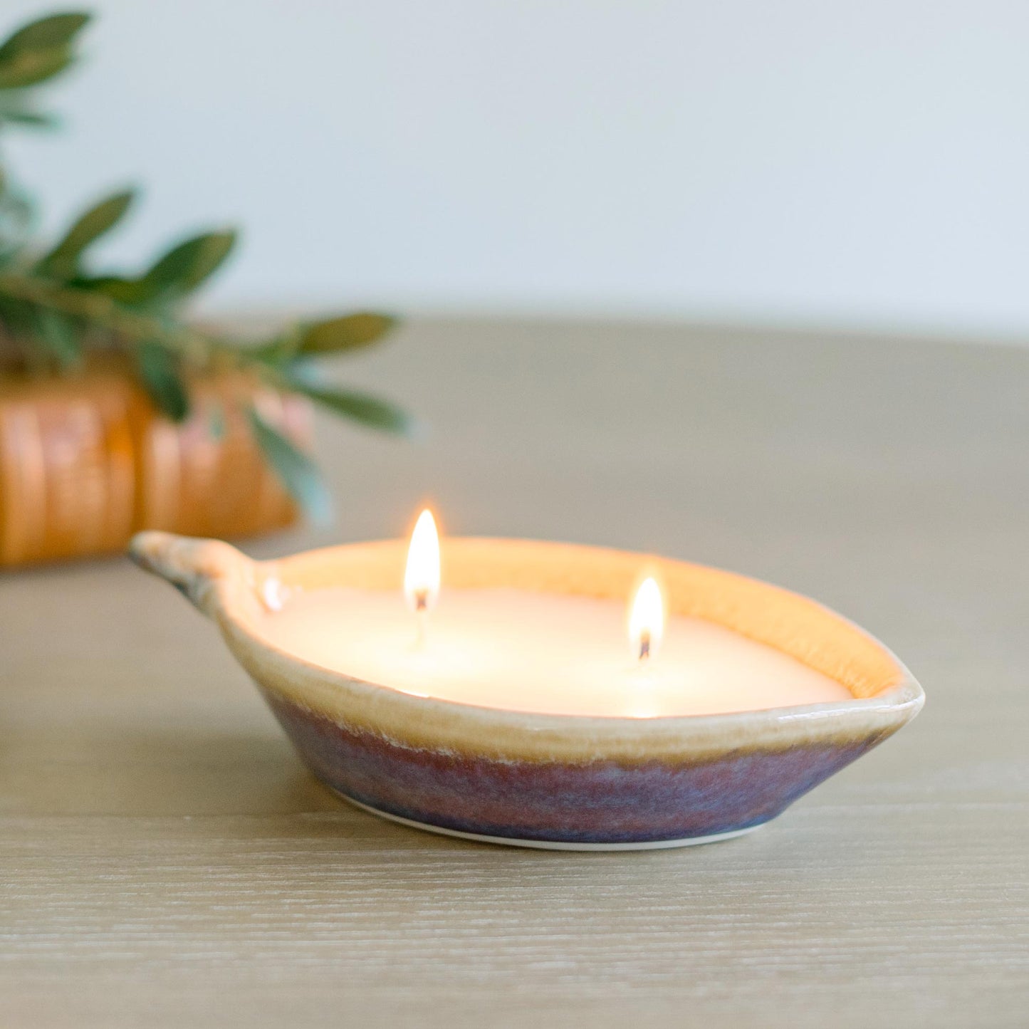 Limited Edition Leaf Dish Lilac Candle in Purple Glaze, by Carroccia Tony in Italy