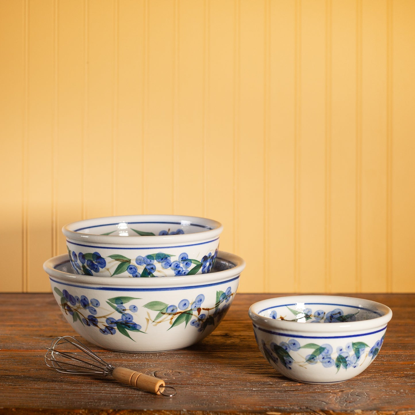 Handmade Pottery Mixing Bowl Set of 3 (6,8,10) in Blueberry pattern made by Carroccia Tony in Italy
