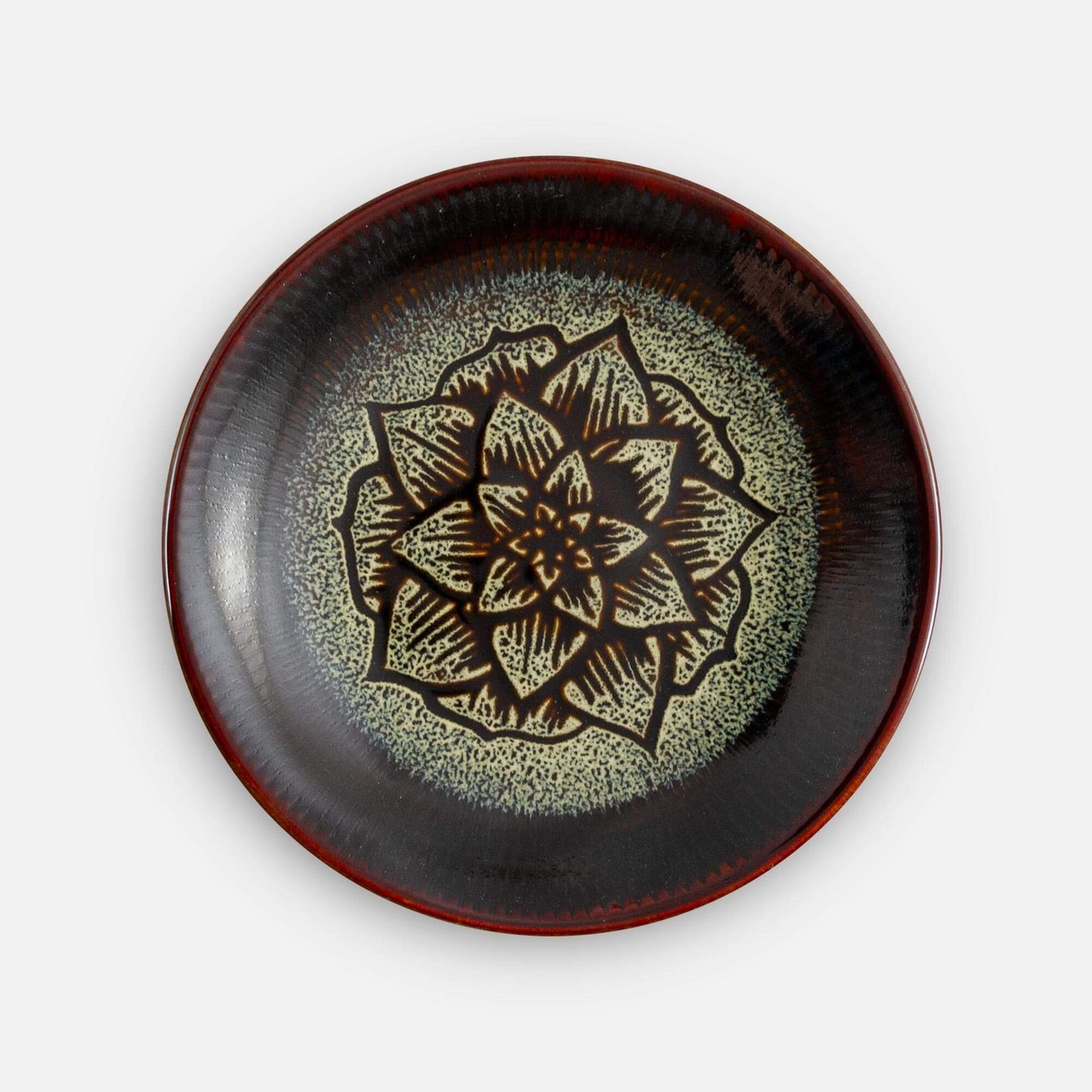 Handmade Pottery Rimless Dinner Plate made by Carroccia Tony in Italy in Hamada Celtic Rose Pattern