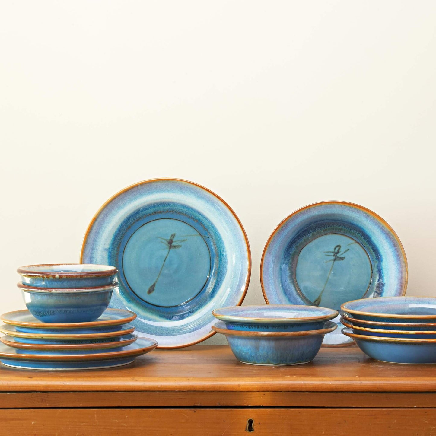 Handmade Pottery Footed Dinner Plate made by Carroccia Tony in Italy