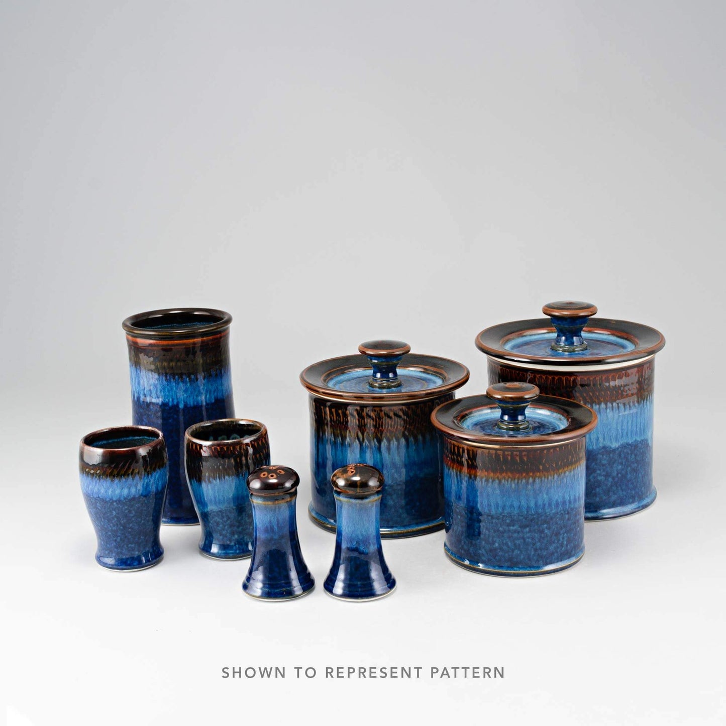 Handmade Pottery Small Chip & Dip in Blue Hamada pattern made by Carroccia Tony in Italy