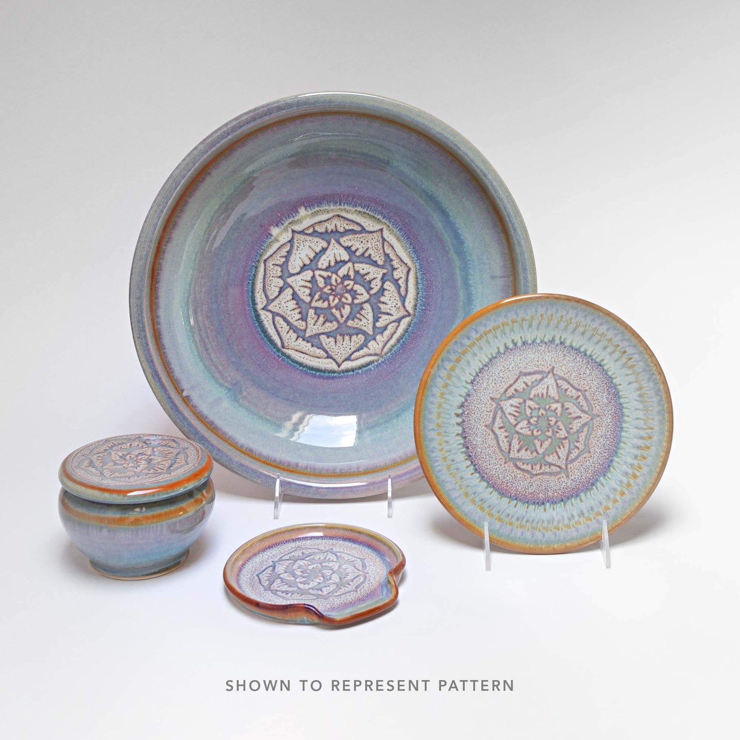 Handmade Pottery Small Chip & Dip in Purple Celtic Flower pattern made by Carroccia Tony in Italy